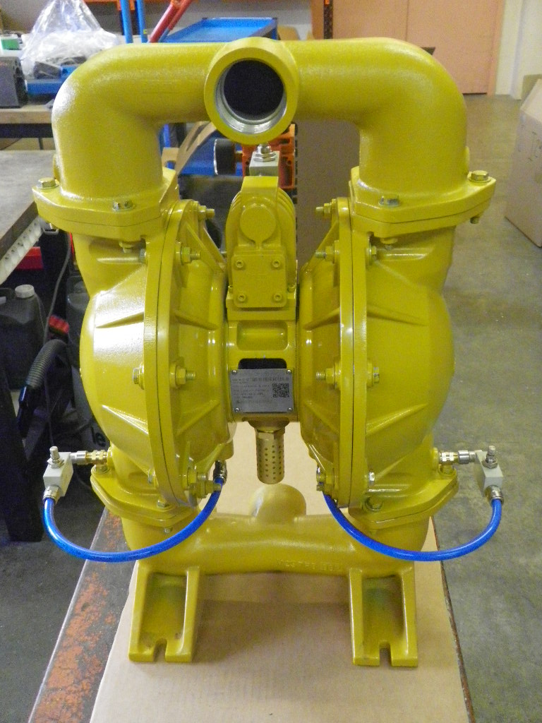 Pompe pneumatique à membranes E2 POWDER équipée